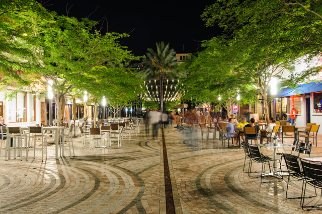 Coral Gables Giralda Avenue at night